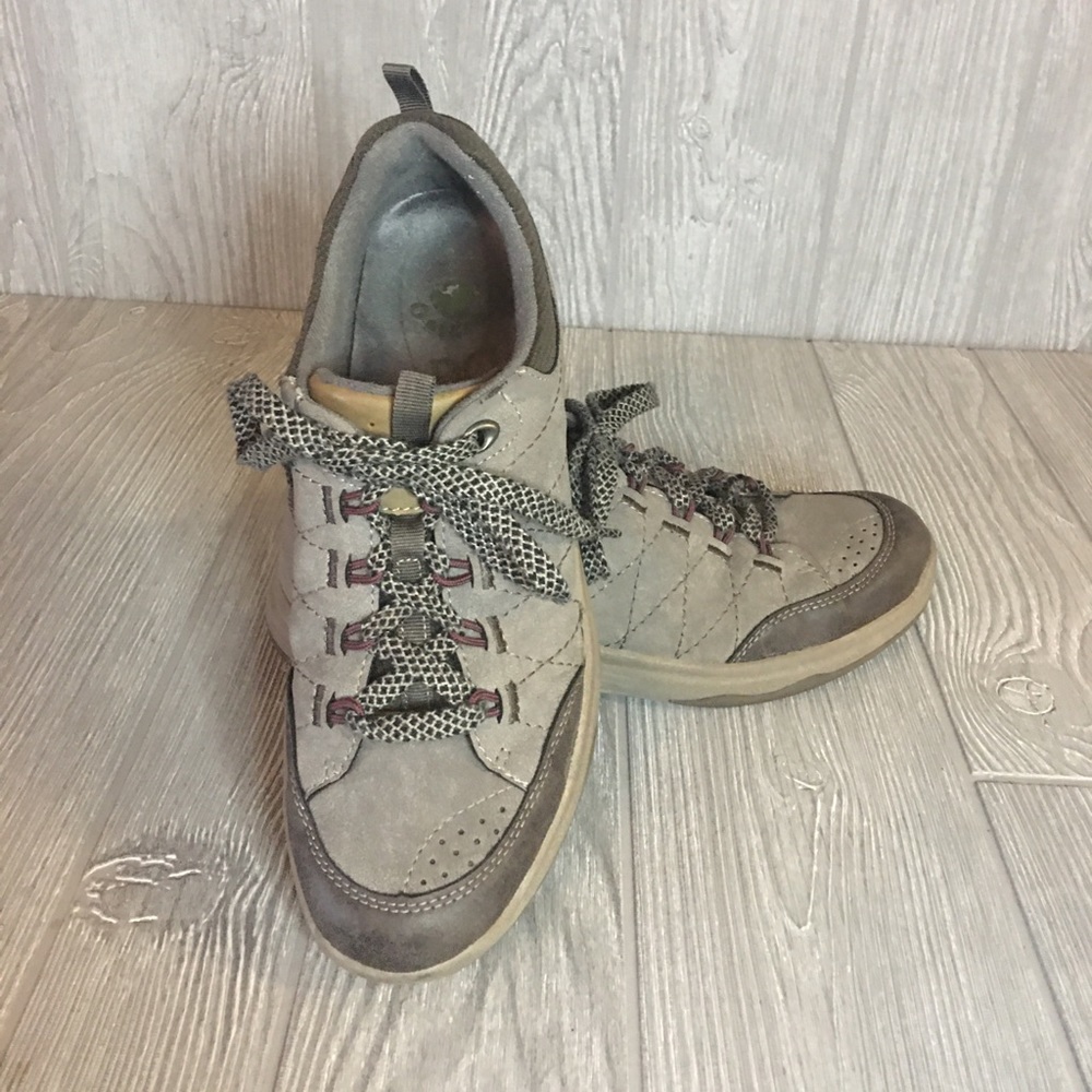 Earth Origins Casual Shoes Size 9